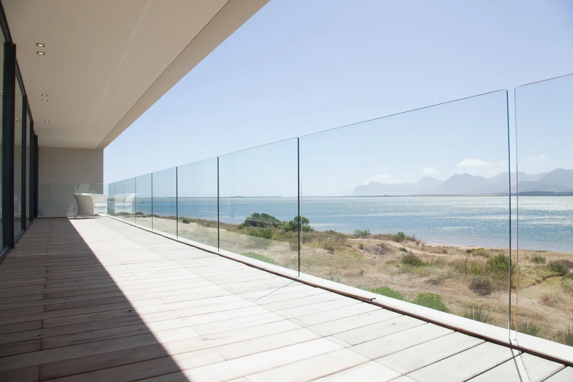 VLX 120 Glass Railing System in Orlando, FL | Hale Windows Orlando - detail 1